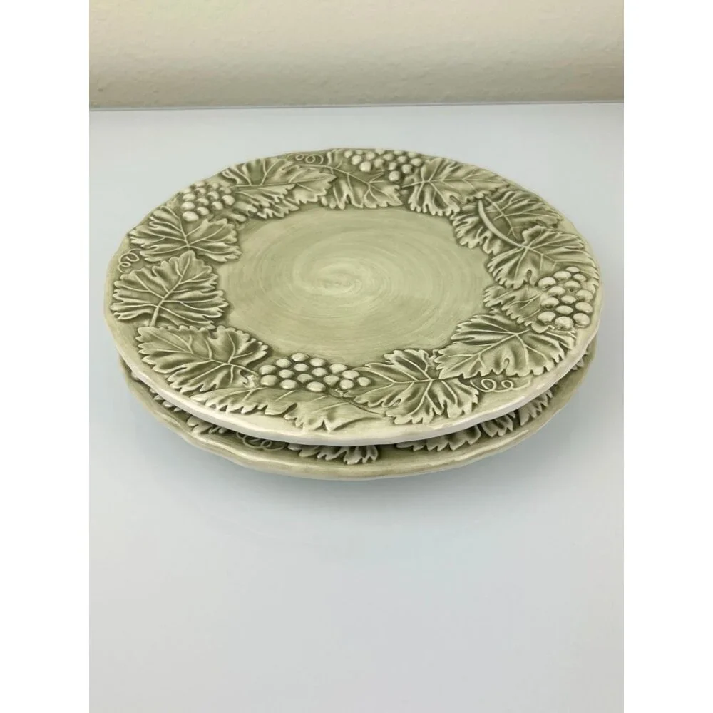 Williams Sonoma Napa Sage Green Italy Leaf & Grape Salad Plates 8.75